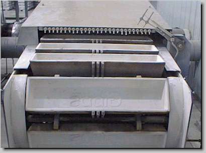 Magnesium ingot casting belt - empty ingot mould - coated